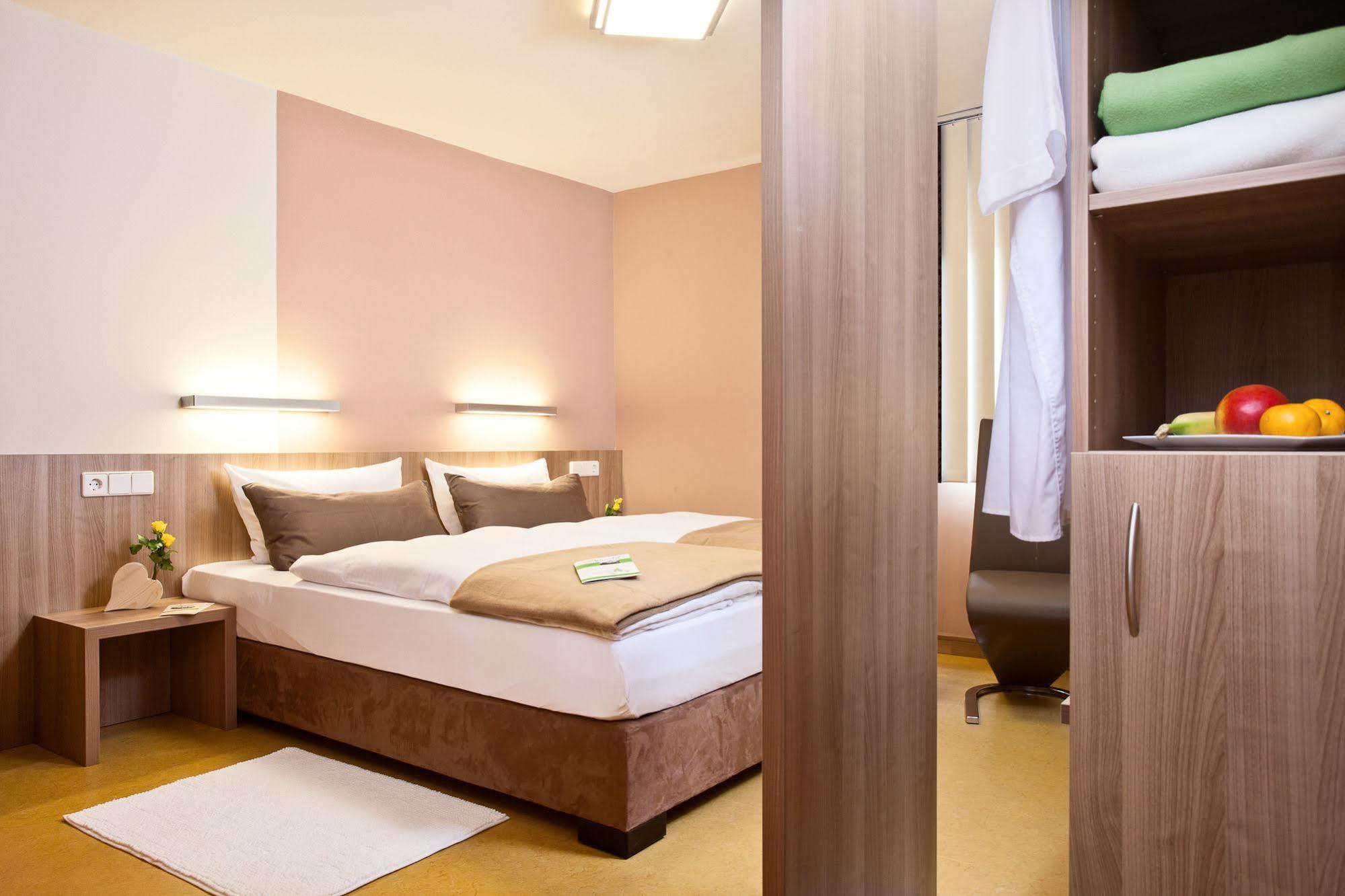 Landhotel Osswald Kirchheim am Ries Exteriör bild